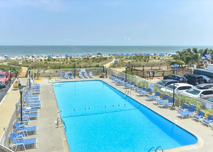 Ferienhaus Amazing Views From 2 Bedroom With Outdoor Pool!