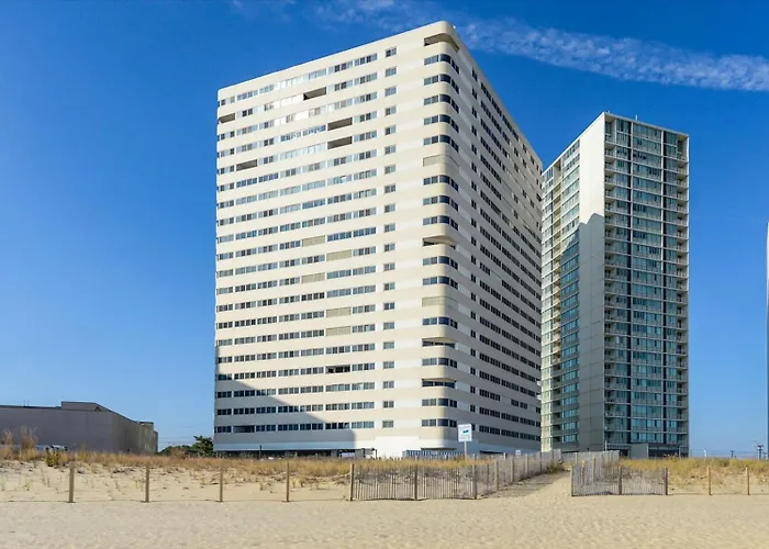 Ferienhaus Amazing Views From 2 Bedroom With Outdoor Pool! Ocean Stadt